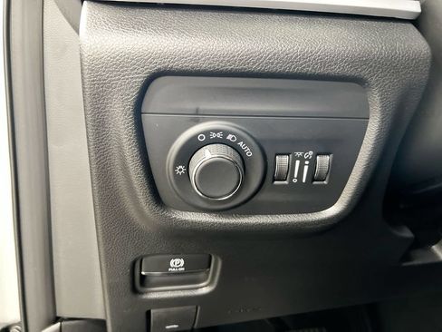 New 2026 Jeep Grand Cherokee Altitude AWD/4WD image 19