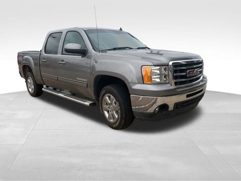 Used 2013 GMC Sierra 1500 SLT w/ Suspension Package, Off-Road image 9