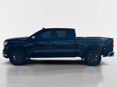 Used 2022 Chevrolet Silverado 1500 LT AWD/4WD image 2