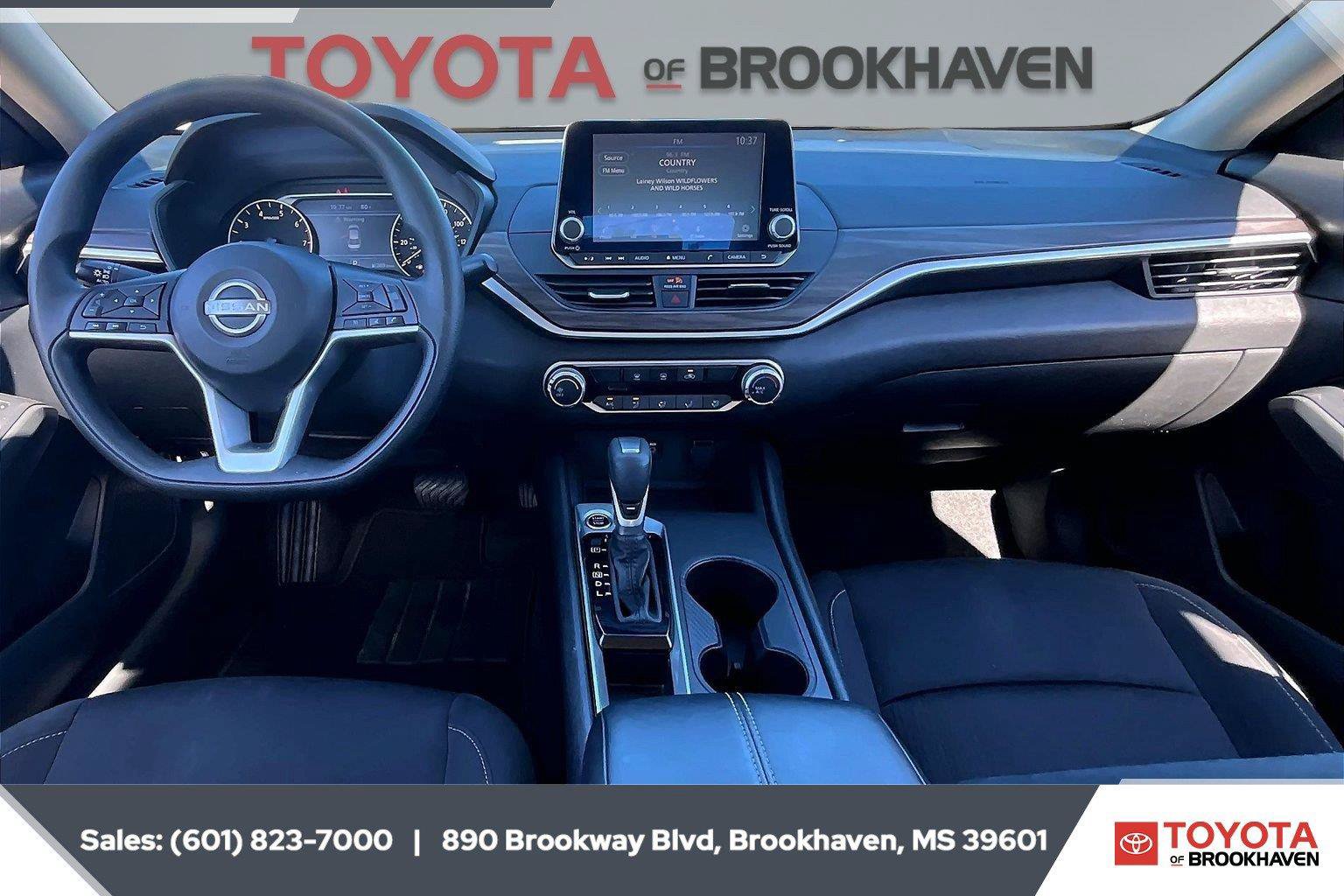 Used 2025 Nissan Altima 2.5 SV FWD image 13