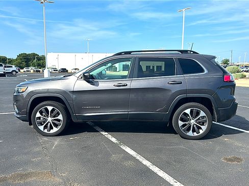 Used 2022 Jeep Cherokee Limited w/ Elite Package image 5