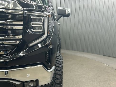 Used 2025 GMC Sierra 1500 SLT w/ SLT Premium Plus Package image 13