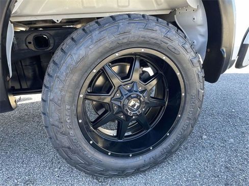 Used 2020 Chevrolet Silverado 1500 Custom w/ Custom Value Package image 10