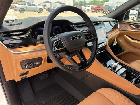 New 2026 Jeep Grand Cherokee L Summit AWD/4WD image 4