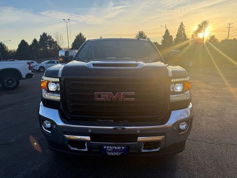 Used 2018 GMC Sierra 2500 SLT w/ Duramax Plus Package image 2