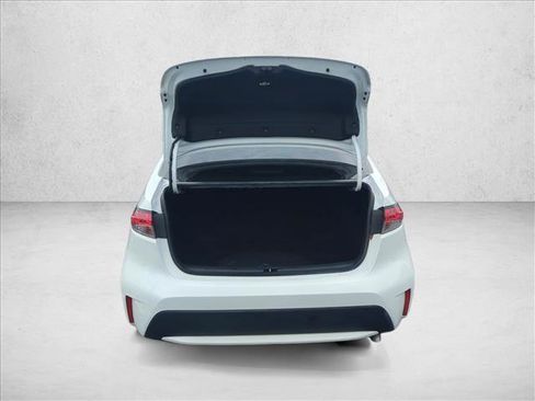 Used 2022 Toyota Corolla LE FWD image 6