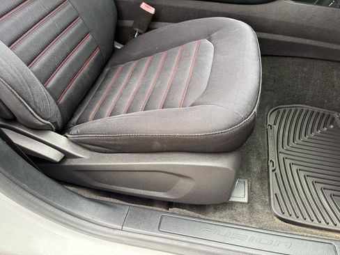 Used 2017 Ford Fusion SE w/ Fusion SE Technology Package image 26