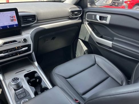 Used 2023 Ford Explorer XLT w/ Equipment Group 202A AWD/4WD image 15
