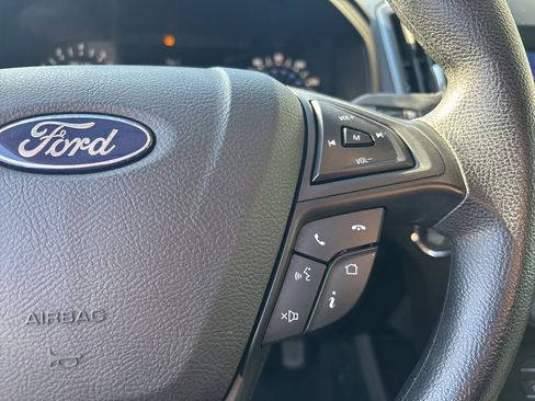 Used 2020 Ford Edge SE image 17