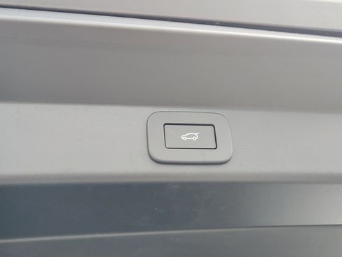 New 2026 Land Rover Range Rover Sport SV AWD/4WD image 32