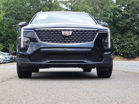 Used 2025 Cadillac XT4 Premium Luxury FWD image 3