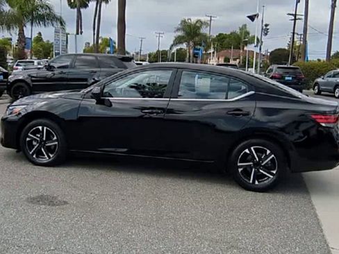 Used 2025 Nissan Sentra SV FWD image 5