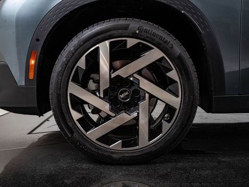 Certified 2025 MINI Cooper Countryman S w/ Comfort Package Max image 13