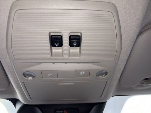 Certified 2025 Nissan Kicks SR w/ SR Premium Package FWD image 32
