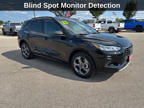Used 2023 Ford Escape ST-Line w/ Tech Pack #1 AWD/4WD image 9