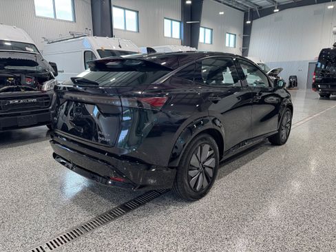 Used 2024 Nissan Ariya AWD image 8