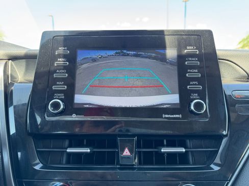 Used 2021 Toyota Camry SE FWD image 21