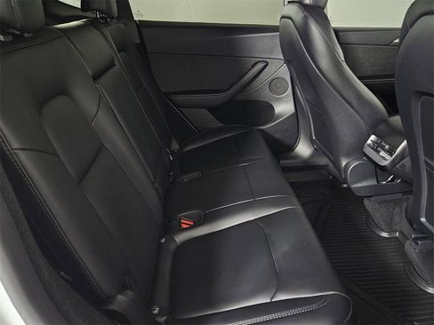 Used 2023 Tesla Model Y Long Range image 29