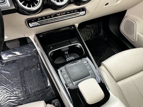 Certified 2022 Mercedes-Benz GLB 250 image 32