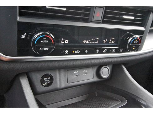 Certified 2025 Nissan Rogue SV w/ SV Premium Package FWD image 26