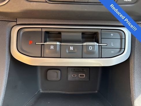 Used 2023 GMC Acadia SLE w/ Driver Convenience Package FWD image 24