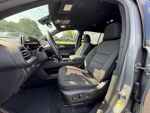 Used 2024 Chevrolet Traverse LT FWD image 17