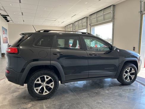 Used 2014 Jeep Cherokee Trailhawk w/ Leather Interior Group image 8