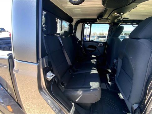 Used 2021 Jeep Gladiator Sport image 20