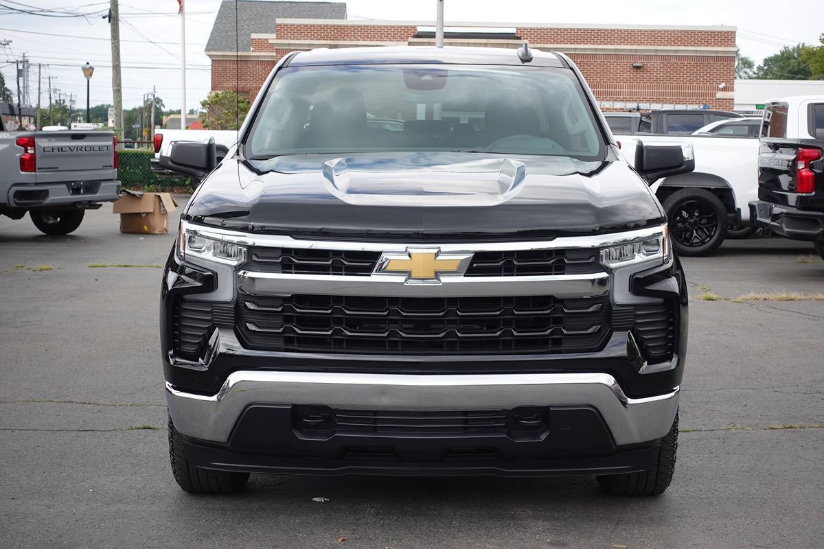 Used 2024 Chevrolet Silverado 1500 LT AWD/4WD image 5
