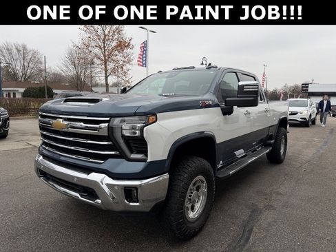 Used 2024 Chevrolet Silverado 2500 LTZ w/ LTZ Convenience Package image 1