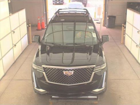 Used 2022 Cadillac Escalade Premium Luxury image 3