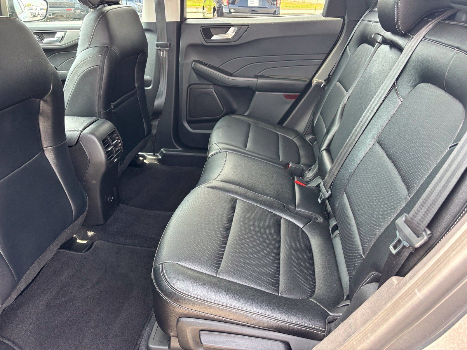 Used 2022 Ford Escape Titanium AWD/4WD image 16