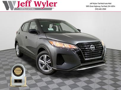 New 2025 Nissan Kicks Play S