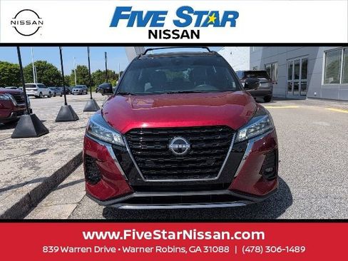 Used 2023 Nissan Kicks SR w/ SR Premium Package image 8