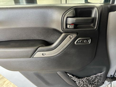 Used 2016 Jeep Wrangler Sport image 16