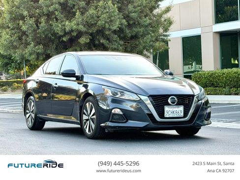 Used 2022 Nissan Altima 2.5 SV FWD image 1