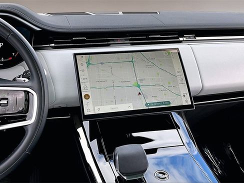 Certified 2025 Land Rover Range Rover Sport image 9