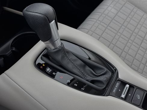 Certified 2024 Honda HR-V LX image 16
