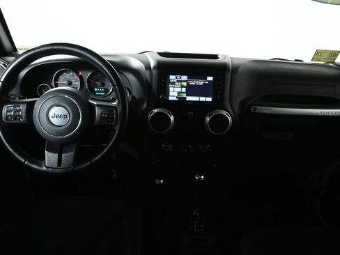 Used 2017 Jeep Wrangler Unlimited Sahara w/ Connectivity Group image 16