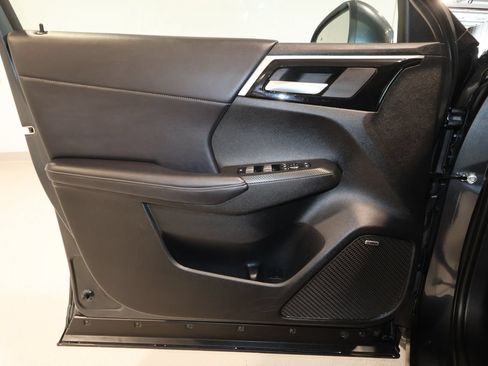 Used 2025 Mitsubishi Outlander SE AWD/4WD image 22
