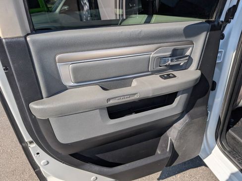 Used 2016 RAM 2500 SLT w/ Luxury Group AWD/4WD image 35