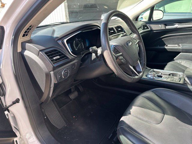 Used 2019 Ford Fusion Energi Titanium FWD image 11