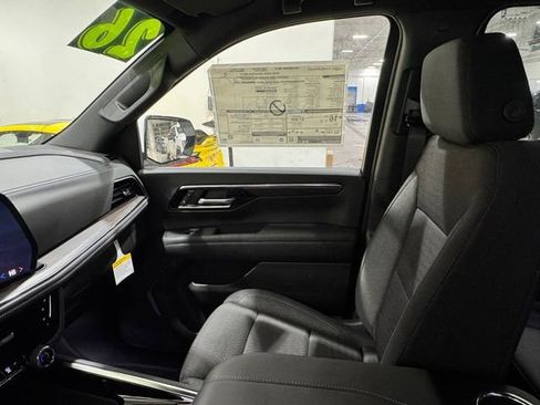 New 2026 Chevrolet Suburban LS image 22