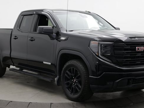 Used 2022 GMC Sierra 1500 Elevation w/ Preferred Package AWD/4WD image 3