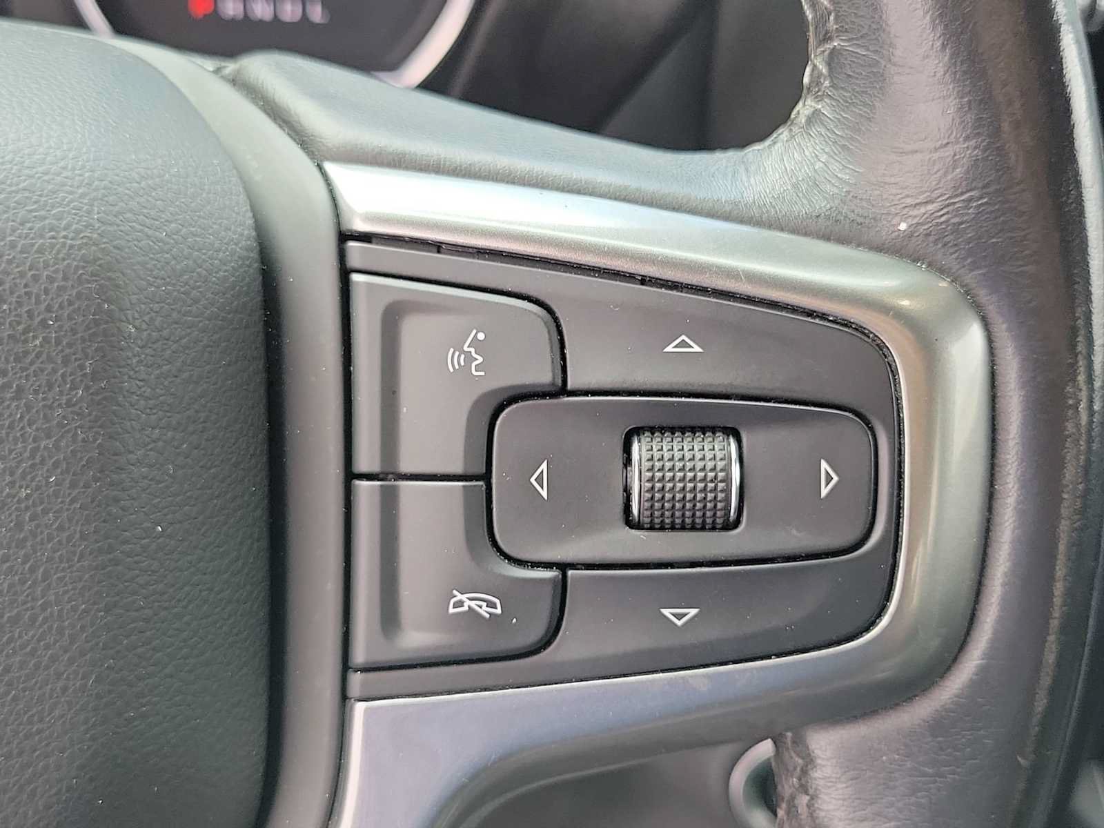 Used 2022 Chevrolet Silverado 1500 LT AWD/4WD image 23