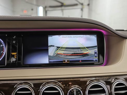 Used 2017 Mercedes-Benz S 550 4MATIC Sedan image 17