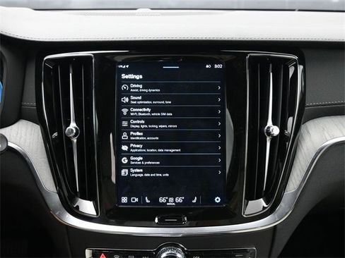 Used 2024 Volvo V60 B5 Cross Country Ultimate image 16