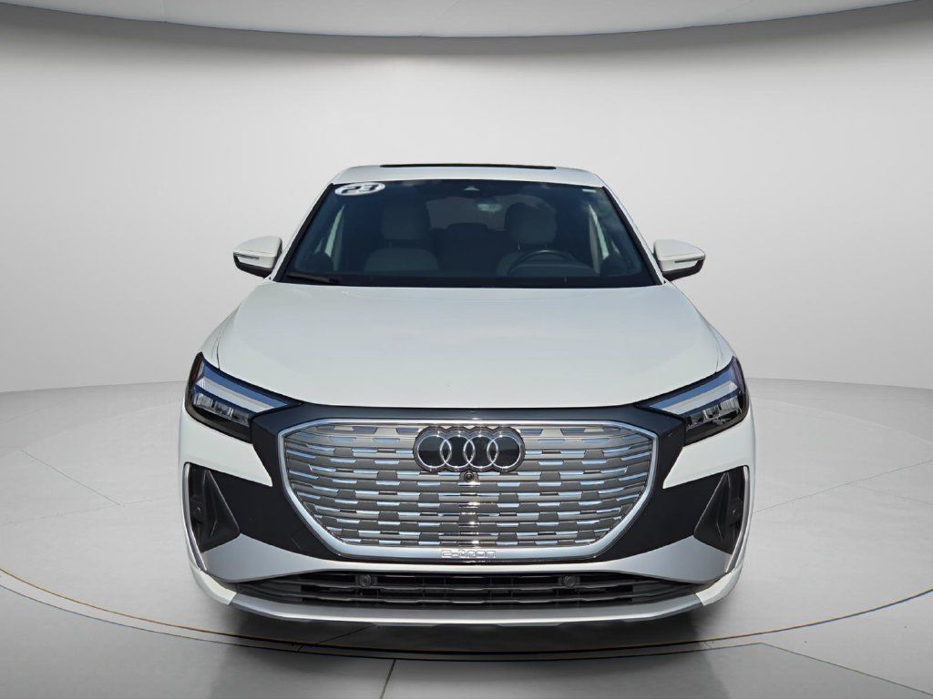 Used 2023 Audi Q4 e-tron Premium Plus w/ Premium Plus AWD/4WD image 4