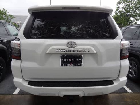 Used 2024 Toyota 4Runner SR5 Premium w/ Moonroof Package RWD image 5