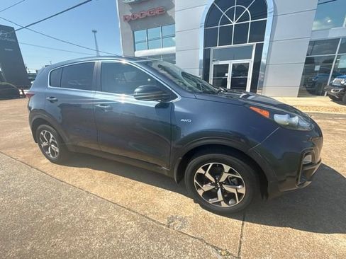 Used 2020 Kia Sportage LX w/ LX Popular Package AWD/4WD image 2